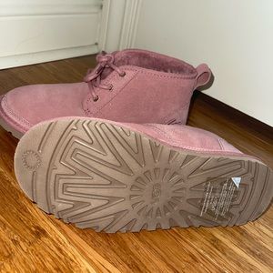 Pink never worn ugg boots women’s size 8